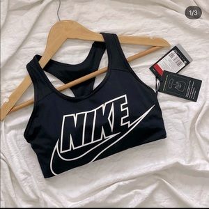 Nike women Brand New sport’s Bra tag intact